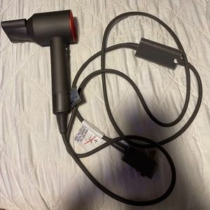 Dyson Supersonic hair dryer With diffuser